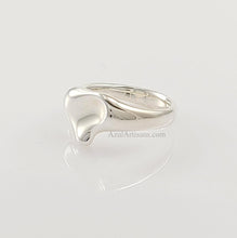 Cargar imagen en el visor de la galería, Tiffany &amp; Co. Elsa Peretti Full Heart Ring
