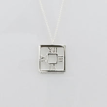 Cargar imagen en el visor de la galería, Tiffany &amp; Co. Open Square Pendant
