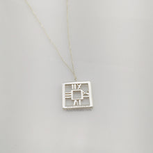 Cargar imagen en el visor de la galería, Tiffany &amp; Co. Open Square Pendant
