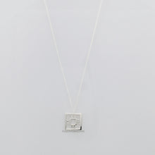 Cargar imagen en el visor de la galería, Tiffany &amp; Co. Open Square Pendant
