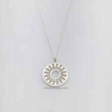 画像をギャラリービューアに読み込む, Tiffany &amp; Co. Paloma Picasso Stella Medallion Pendant
