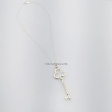 画像をギャラリービューアに読み込む, Tiffany &amp; Co. Trefoil Key Pendant
