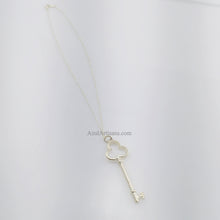 画像をギャラリービューアに読み込む, Tiffany &amp; Co. Trefoil Key Pendant
