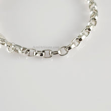 Cargar imagen en el visor de la galería, Tiffany &amp; Co. Sterling Chain Link Bracelet
